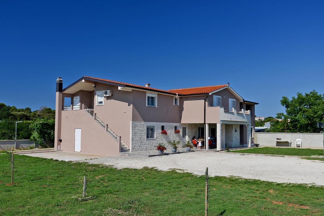 Apartment Mario Pula Exterior foto