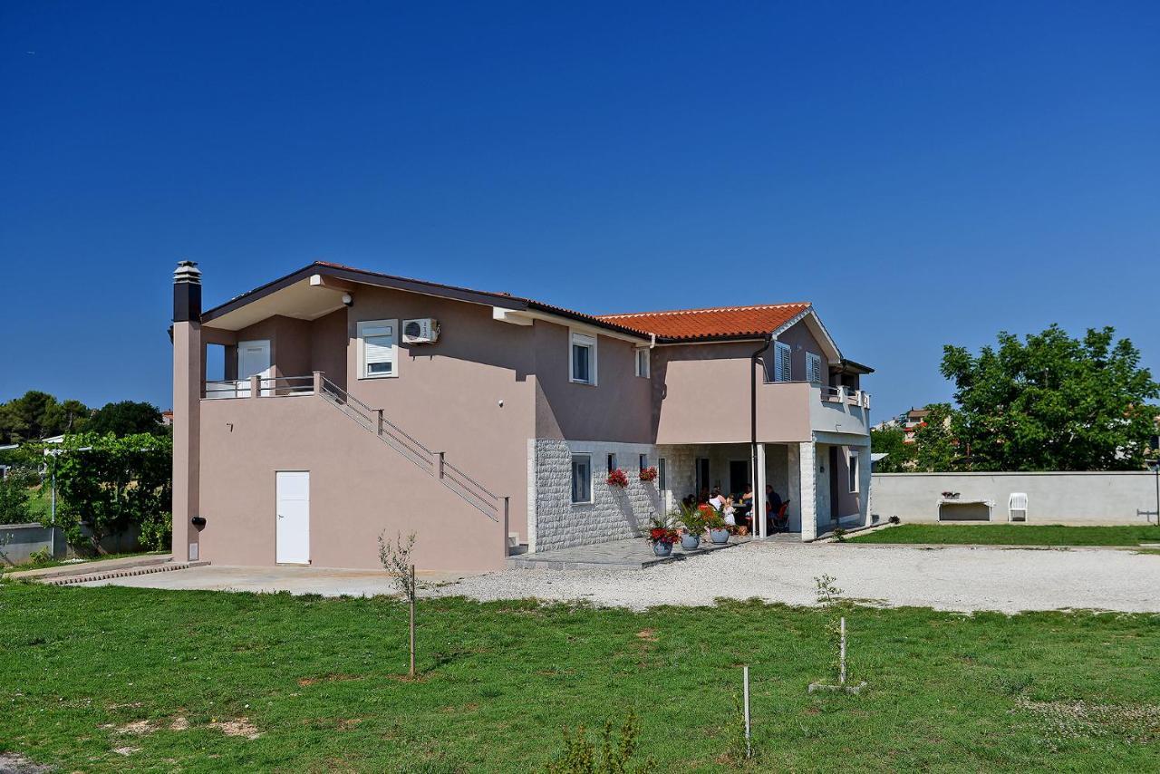 Apartment Mario Pula Exterior foto